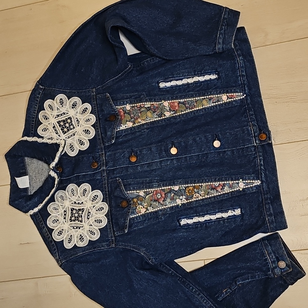Vintage Bristol Blues Denim Jacket Size Medium Floral Lace Applique Boho Western
